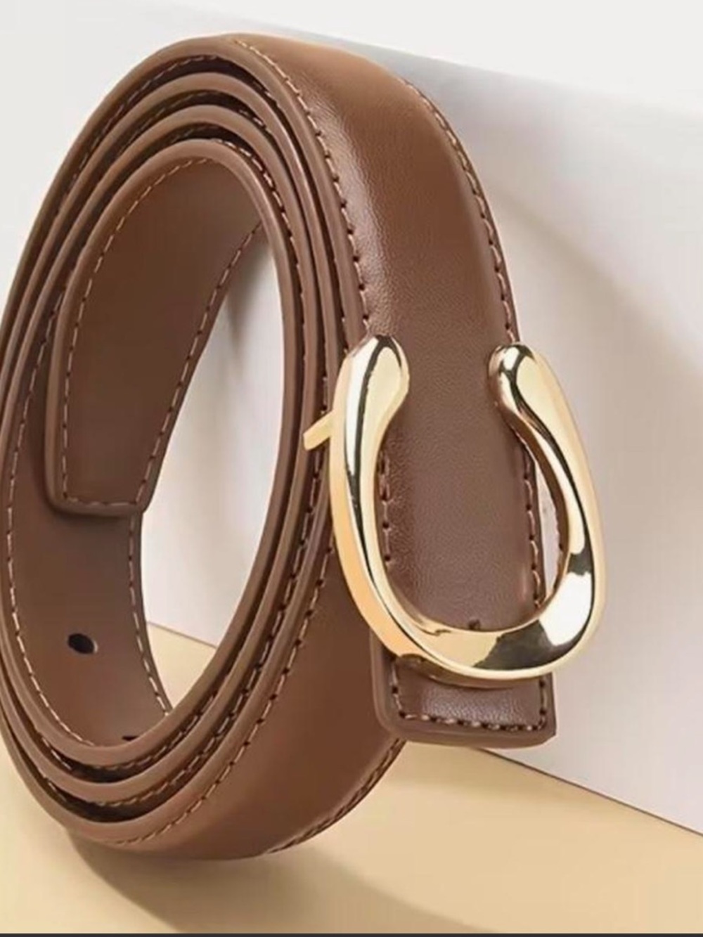 Classic Brown Women's Belt with Gold Horseshoe Buckle
